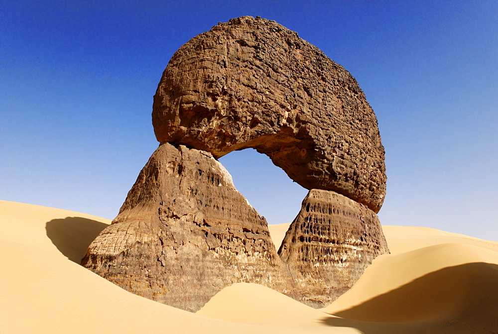 Rock formation in Tin Akachaker, Tassili du Hoggar, Wilaya Tamanrasset, Algeria, Sahara, Africa