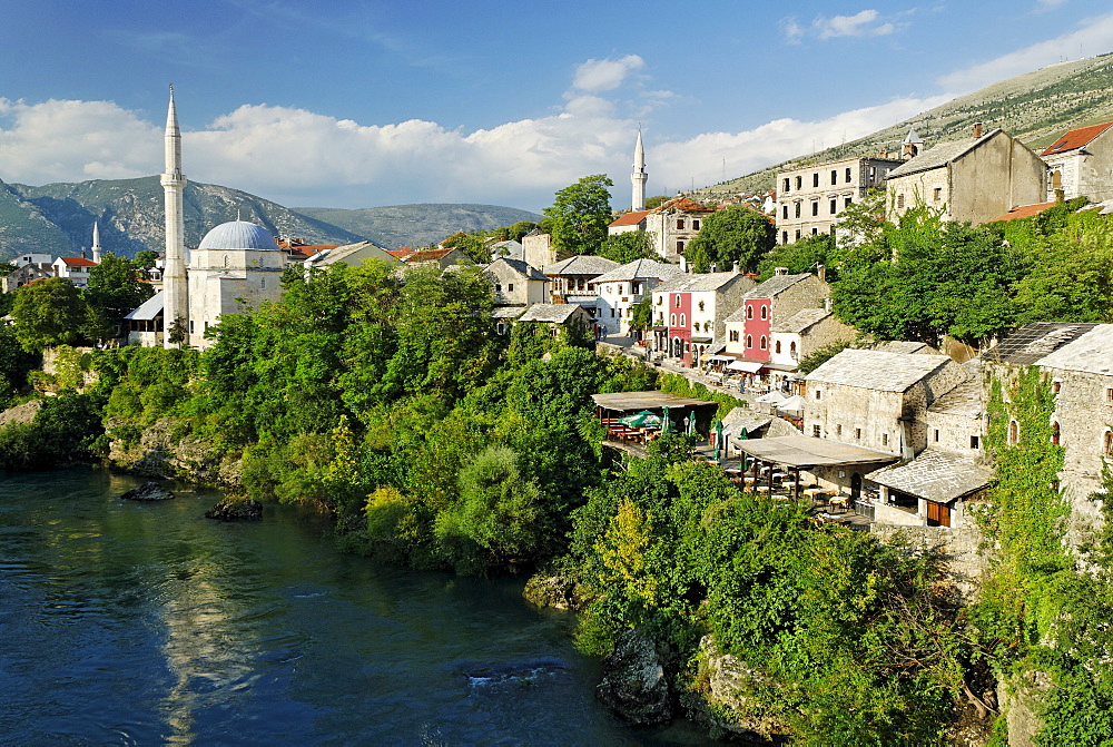 Historic centre of Mostar on the Neretva River, UNESCO World Heritage Site, Bosnia and Herzegovina, Balkans, Europe