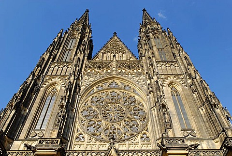 Facade of the Saint Vitus Cathedral, Prague Castle, Hradcany, UNESCO World Heritage Site, Czech Republic, Europe