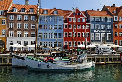 Historic boats, fishing boats in Nyhavn Harbour, Copenhagen, Denmark, Scandinavia, Europe