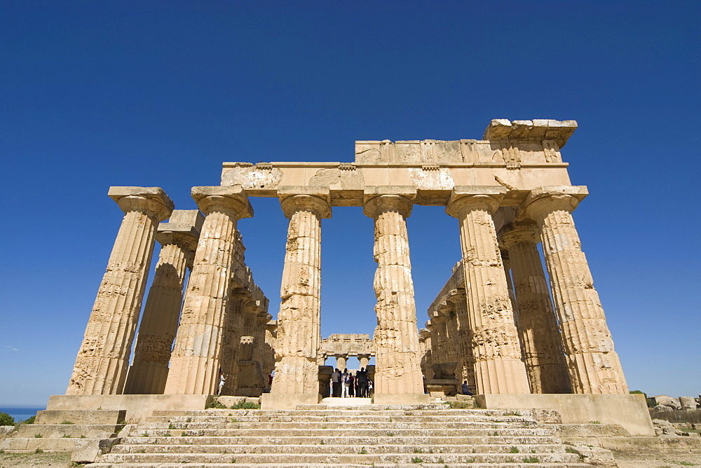 Columns, Temple E (Temple of Hera) at the ancient Greek archaeological site in Selinunte, Sicily, Italy