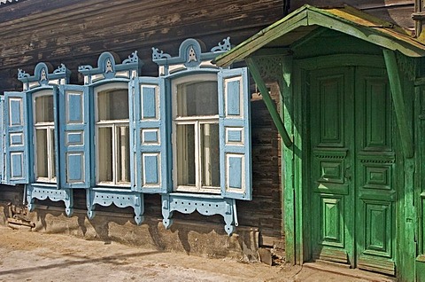 Entrance of an Old wooden Townhouse, Omsk at the Rivers of Irtisch and Omka, Omsk, Sibiria, Russia, GUS, Europe,