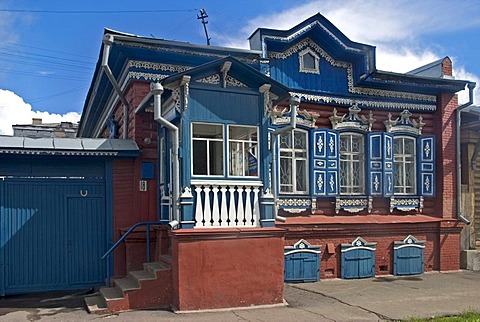 Beautiful painted old wooden Townhouse, Omsk at the Rivers of Irtisch and Omka, Omsk, Sibiria, Russia, GUS, Europe,