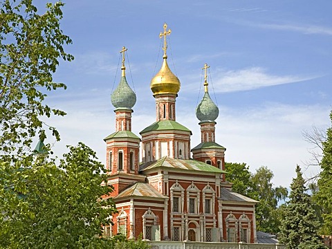 New Maidens Monastery, Towers of the Marys Protection Gate Church, Moscow, Russia, East Europe, Europe