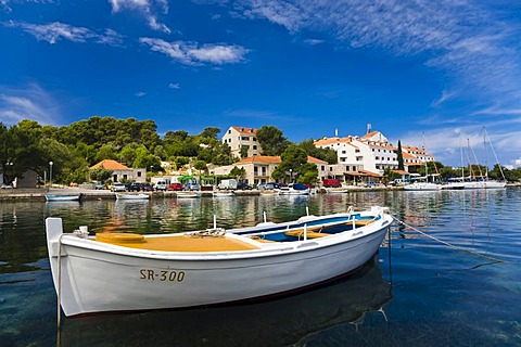 Boat in front of Pomena Harbour, Mljet Island, Dubrovnik-Neretva, Dalmatia, Croatia, Europe