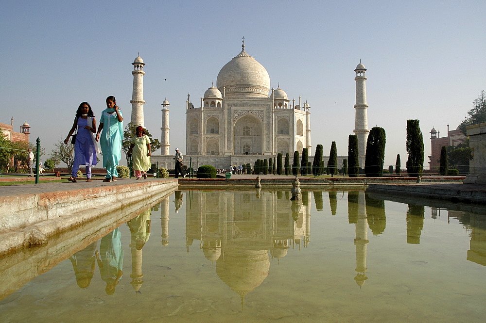 Taj Mahal in the morning light, Agra, India