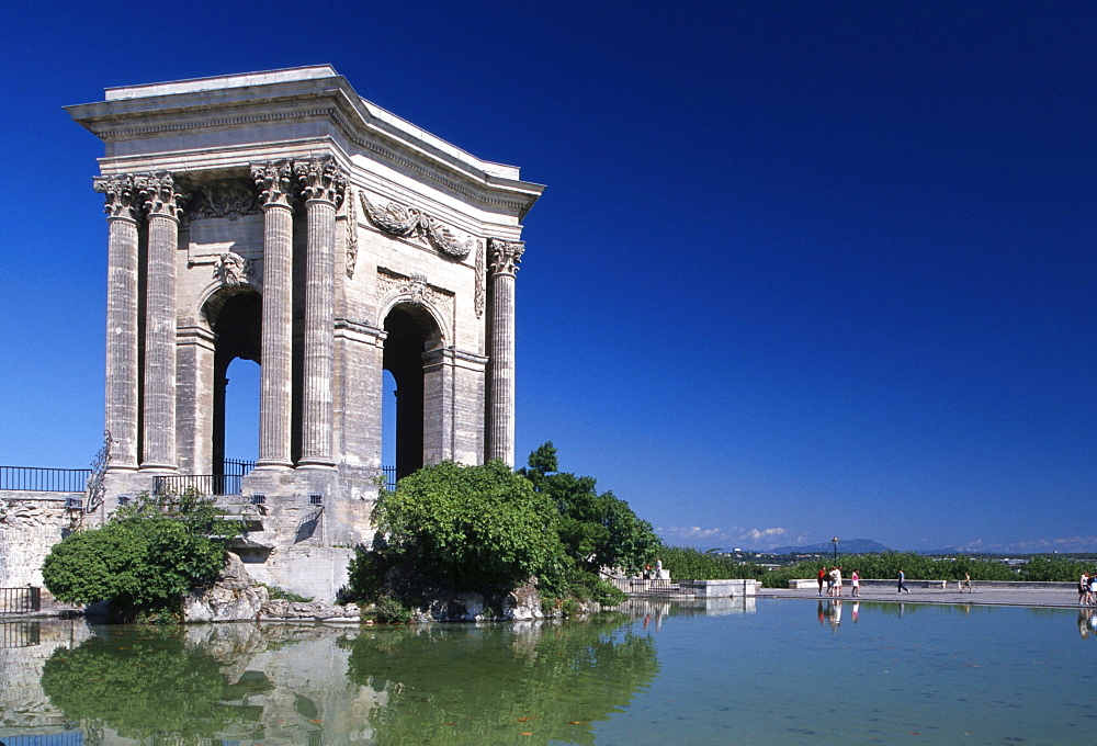 Chateau d' Eau, Place de Peyrou in Montpellier, Languedoc-Roussillon, France