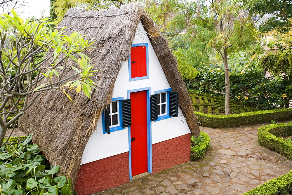 Casa de Colmo, thatched farmhouse, Botanical Garden, Funchal, Madeira, Portugal