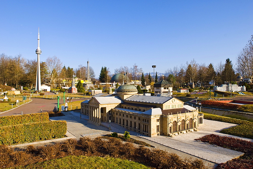 Models of famous buildings at the Minimundus Freizeitpark theme park in Klagenfurt, Carinthia, Austria