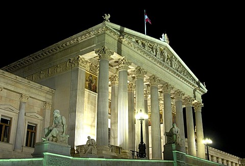 Nightshot of the parliament, Vienna, Austria