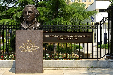 Bust of George Washington at the entrance to the medical centre of the George Washington University, Washington, D.C., USA