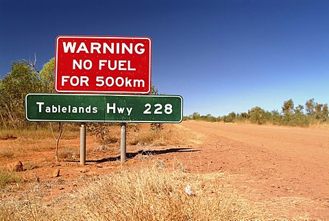 Warning sign in the outback, Tablelands Highway, Northern Territory, Australia