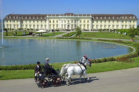 Horse-drawn carriage in front of Ludwigsburg Palace, Ludwigsburg, Baden-Wuerttemberg, Germany, Europe