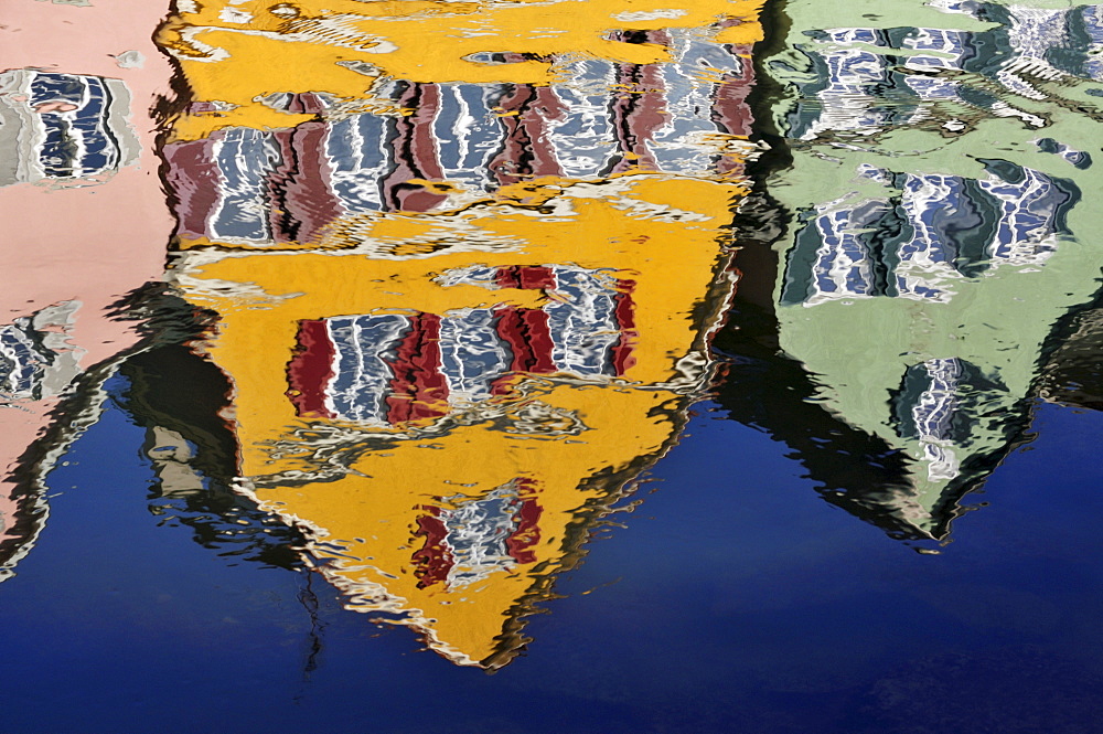 Neckar waterfront - reflection in the water, Tuebingen, Baden-Wuerttemberg, Germany