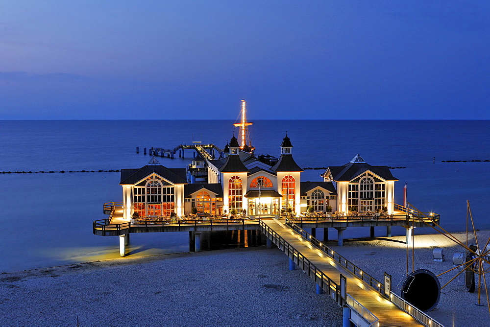 Sea bridge at night, Sellin, beach resort town, Ruegen, Germany, Europe