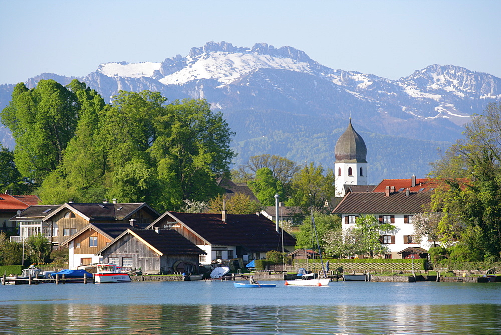 Fraueninsel Island in front of Mount Kampenwand, Lake Chiemsee, Rosenheim district, Upper Bavaria, Germany