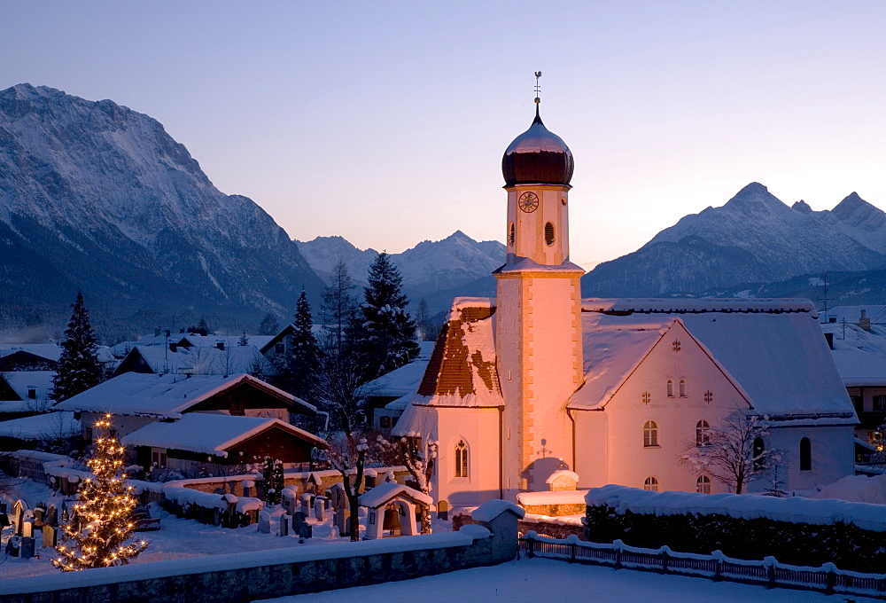 Church in the evening, illuminated, Christmas tree, Wallgau near Mittenwald, Upper Bavaria, Germany, Europe