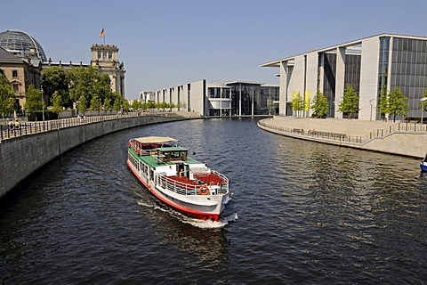 Passenger ship on the Spree River in front of the office of the federal chancellor, Berlin, Germany, Europe