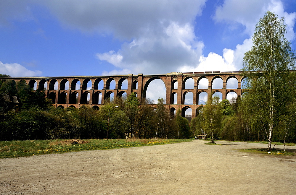 Goeltzsch Valley train bridge (German: Goeltzschtalbruecke), the largest brick bridge in the world, Vogtlandkreis region, Saxony, Germany, Europe