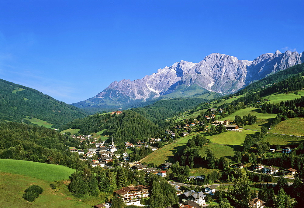 Town of Muehlbach with Mt. Hochkoenig in background, Berchtesgadener Alps, Salzburger Land, Austria, Europe