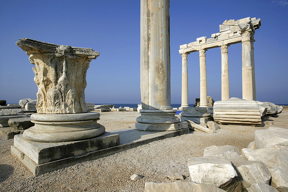 TUR Turkey Side : Turkish riviera, Ruins of the Apollon Temple. |