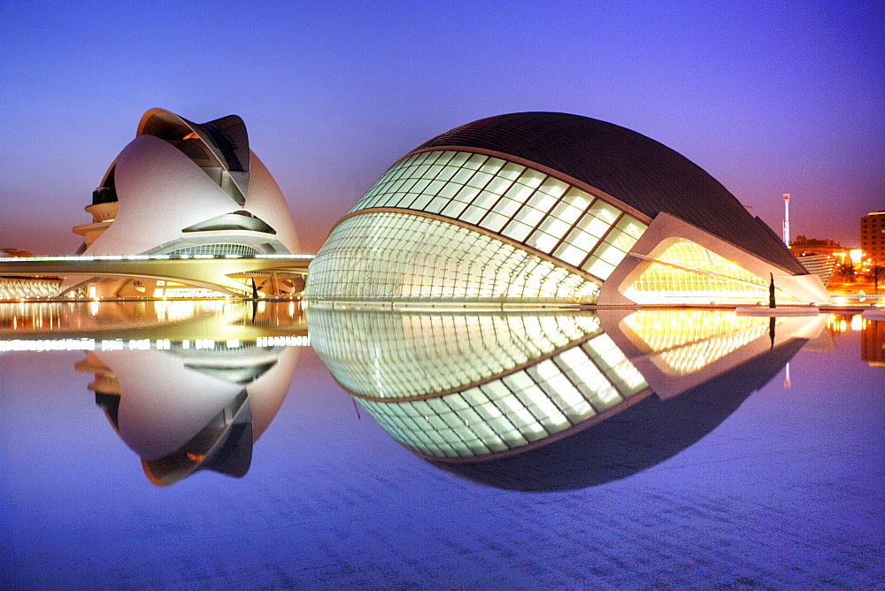 ESP, Spain, Valencia : Ciudad de las Artes Y de las Ciencias, City of arts and sciences. L'Hemisferic and Palau de les Arts Reina Sofia