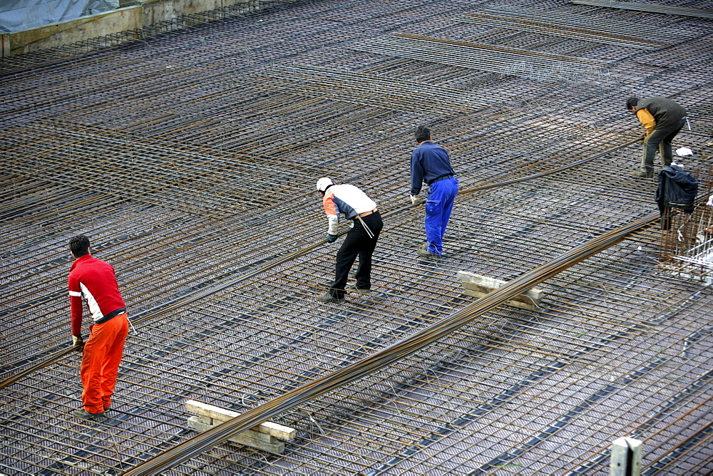 Laying concrete surface at a construction site for a housing complex, Essen, North Rhine-Westphalia, Germany, Europe