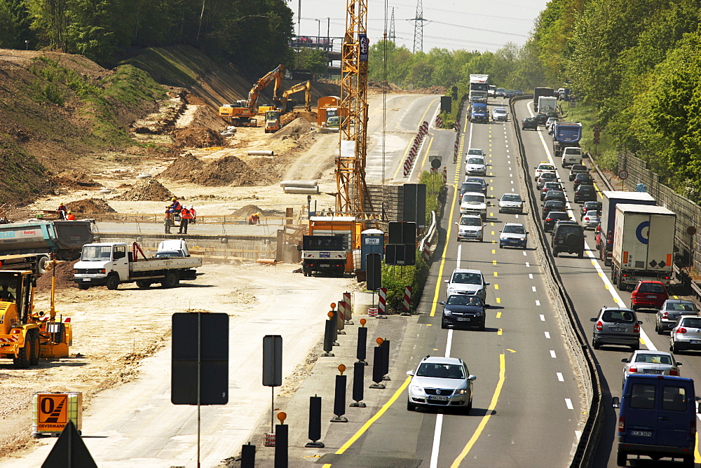 Highway construction site widening the motorway A40/B1 to 6 lanes, Ruhrschnellweg, near Dortmund, North Rhine-Westphalia, Germany, Europe