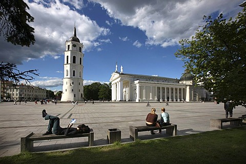 St. Stanislaus Cathedral with detached bell tower, Varpine, Cathedral Square, Vilnius, Lithuania, Baltic States, Northeastern Europe