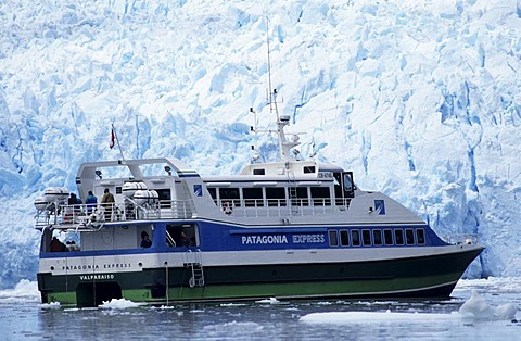 CHL, Chile, Patagonia: "Patagonia Connection", the San Rafael glacier, Laguna San Rafael.