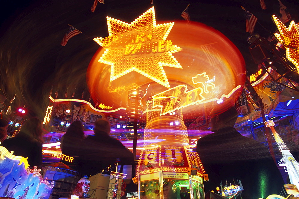 Amusement ride at Oktoberfest (Octoberfest Munich Beer Festival), Munich, Bavaria, Germany, Europe