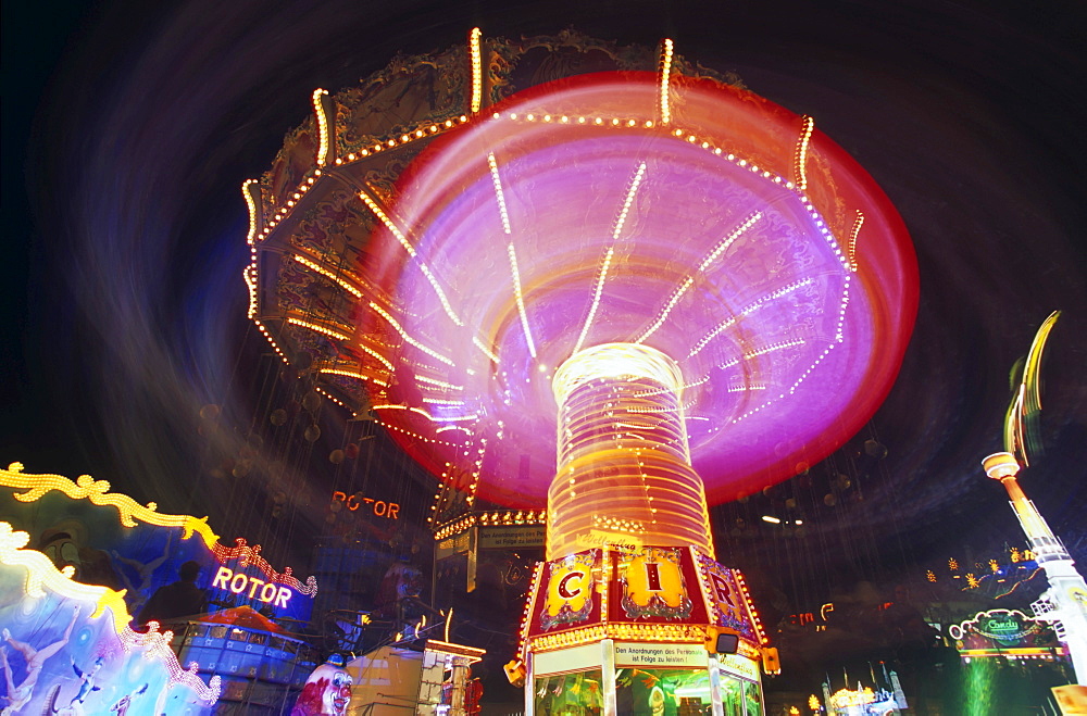 Amusement ride at Oktoberfest (Octoberfest Munich Beer Festival), Munich, Bavaria, Germany, Europe