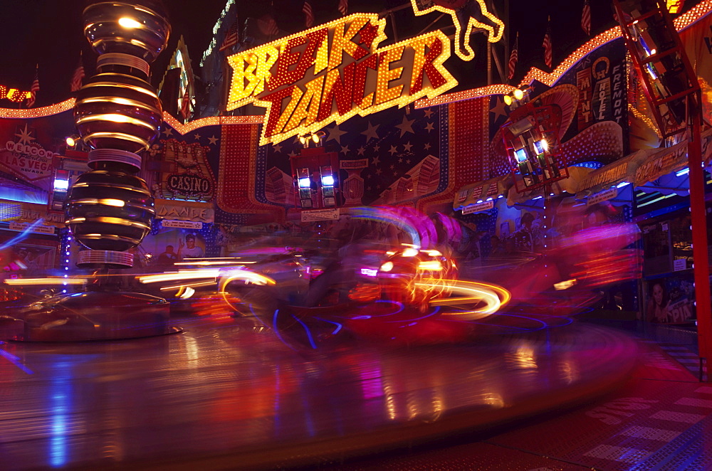 Amusement rides at Oktoberfest (Octoberfest Munich Beer Festival), Munich, Germany, Europe