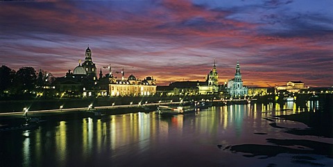 Bruhlsche Terrasse at River Elbe, Dresden, Saxony, Germany