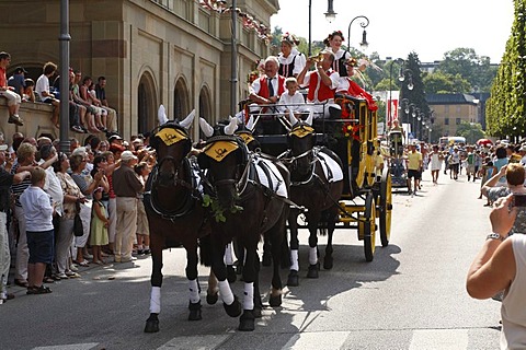 Historical parade, stage coach, Rakoczi Festival, Bad Kissingen, Rhoen, Lower Franconia, Bavaria, Germany, Europe