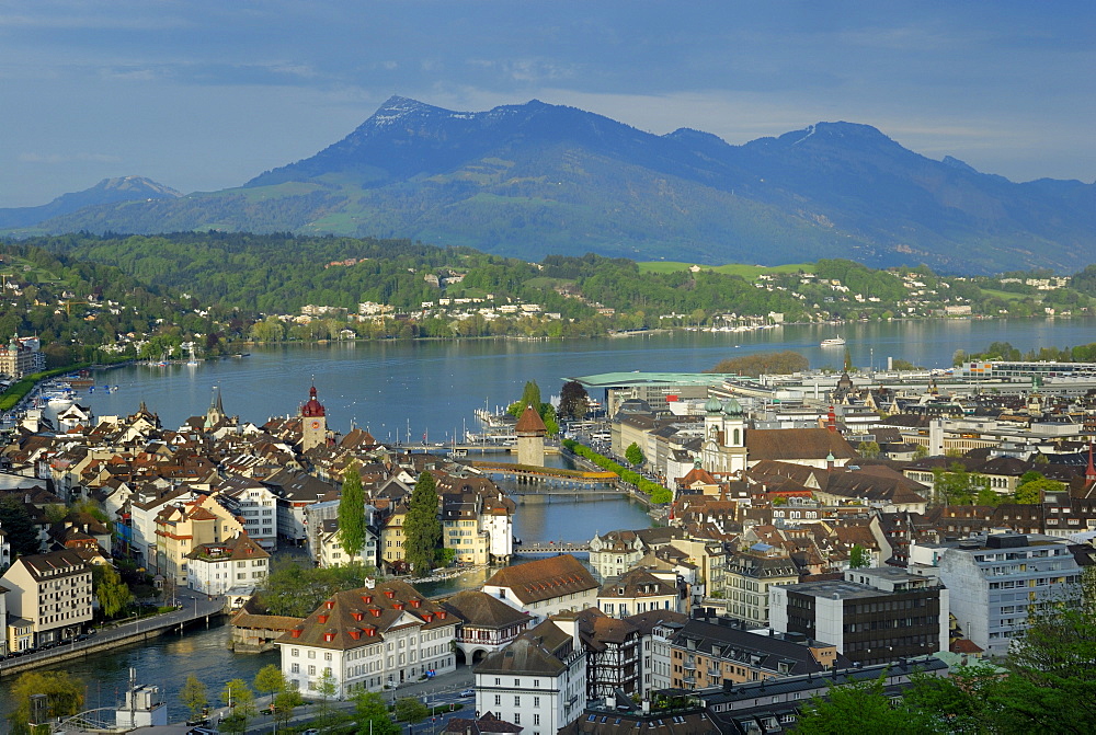 View of the historic centre at the Vierwaldstaettersee Lake and the mouth of the Reuss River, Luzerne, Canton of Luzerne, Switzerland, Europe