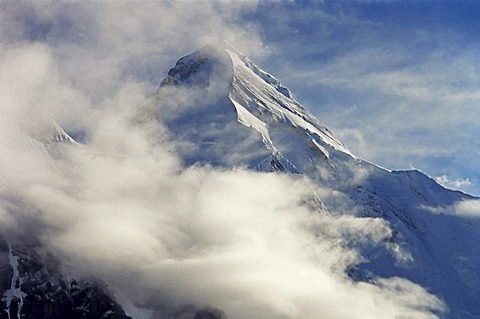 The mountain range Central Tian Shan is located in Kazakhstan