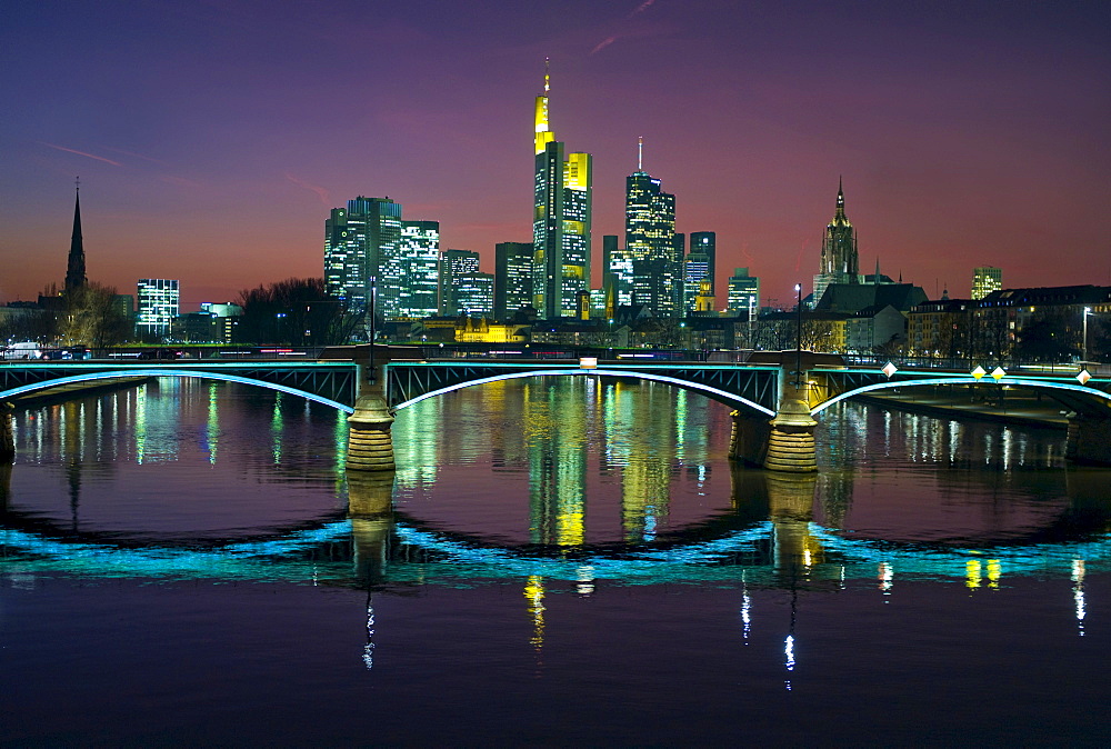 Ignatz Bubis Bridge and the Frankfurt skyline, Frankfurt, Hesse, Germany, Europe