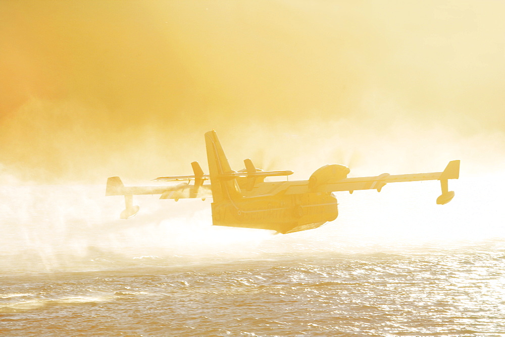 Fire-fighting plane Securite Civile Lac de St. Croix Provence France