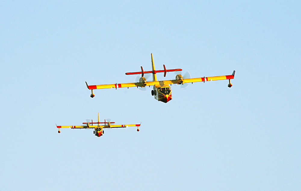 Fire-fighting plane Securite Civile Lac de St. Croix Provence France