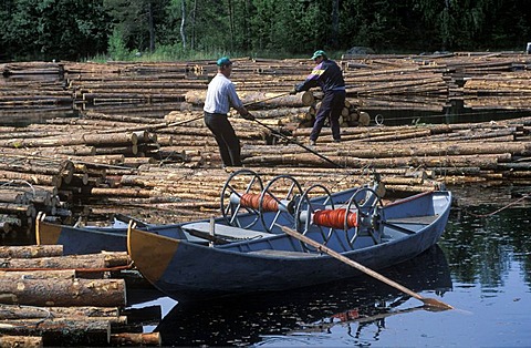 Timber workers Kallavesi lake - Savo - Finland