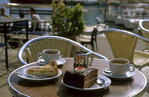 Mallorca Port de Soller - cake and coffee