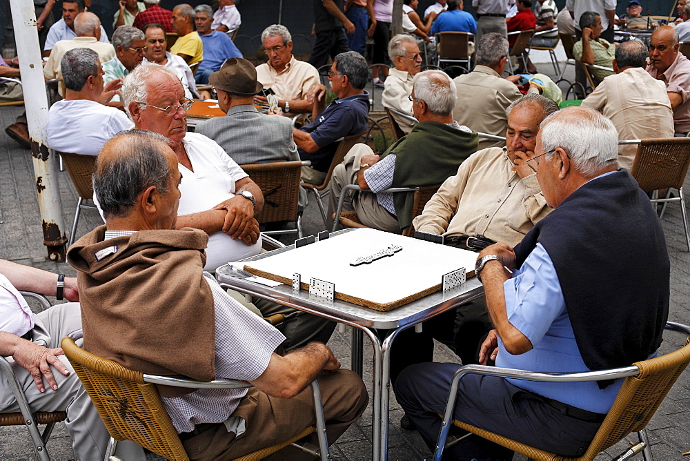 Domino players, Catalina Park, Parque Santa Catalina, Las Palmas de Gran Canaria, Spain