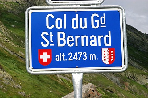 Saint Bernard pass, connecting the Wallis (Switzerland) with Italy.