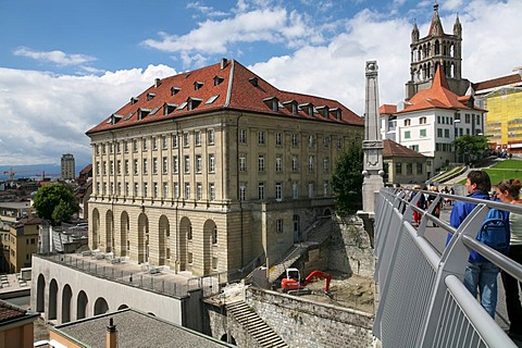 View of the classic Lausanne with Maison Gaudard and the majestic cathedral, Lausanne, Waadt, Switzerland