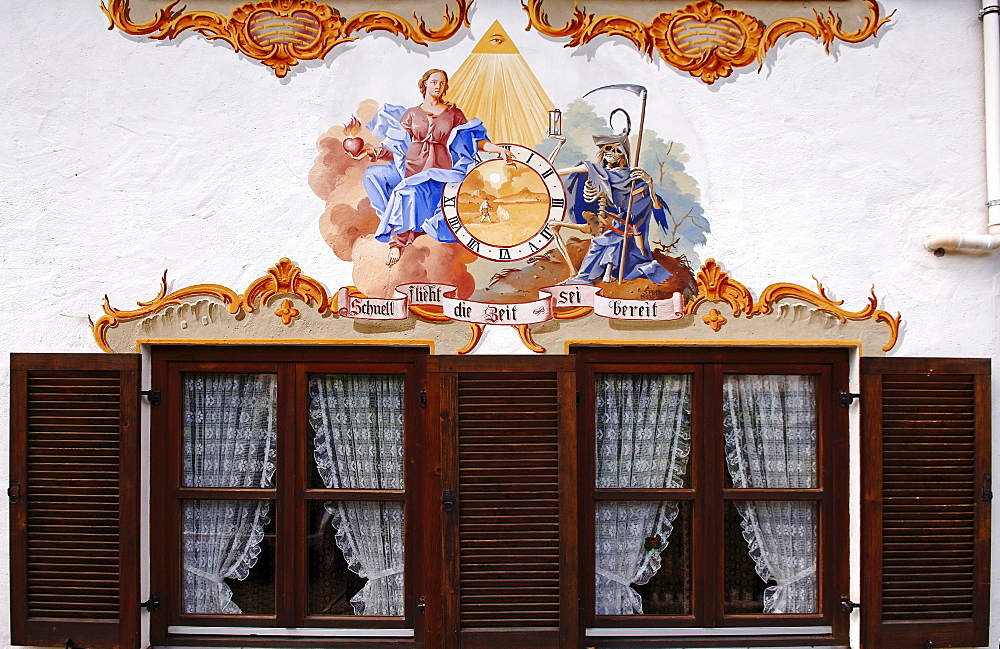 "Lueftlmalerei, " traditionally painted building facade in Oberammergau, Upper Bavaria, Bavaria, Germany, Europe