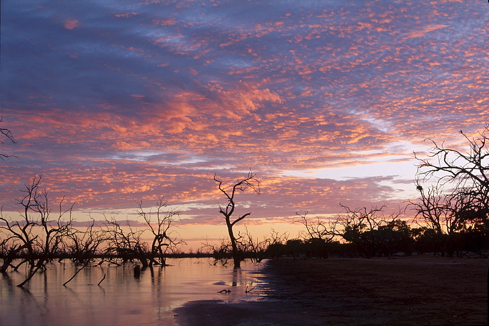 Sunrise over Lake Pamamaroo, Kinchega National Park, New South Wales, Australia, Oceania