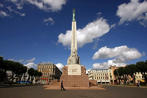 During the day the Freedom Memorial is watched over by a guard of honor, Riga, Latvia, Baltic states