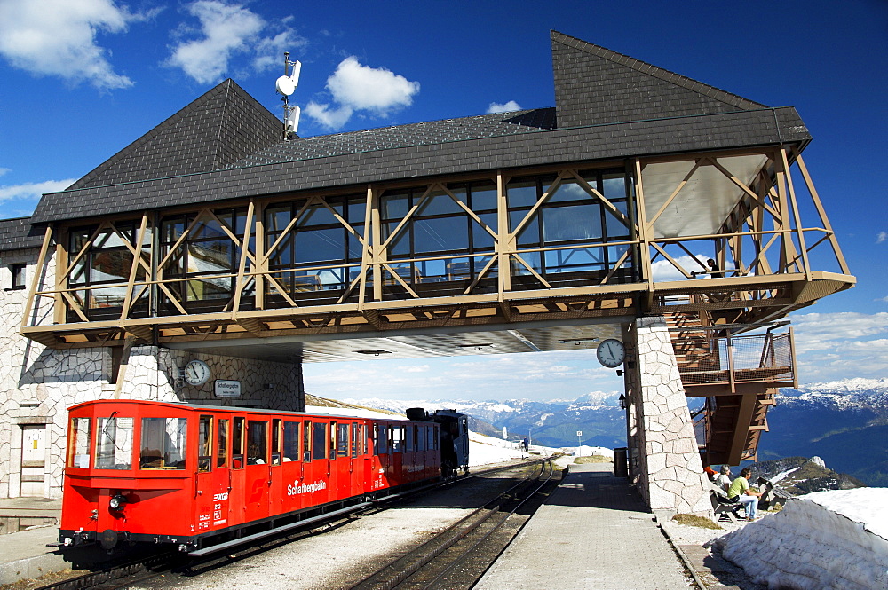 The Schafbergbahn, cog railway on the Schafberg mountain, station on the peak, Salzburg, Austria, Europe