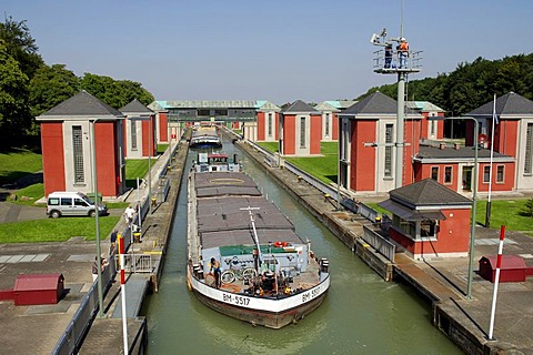 Sluice gate, lock gate Hindenburg, Hannover Anderten, lower saxony, Germany